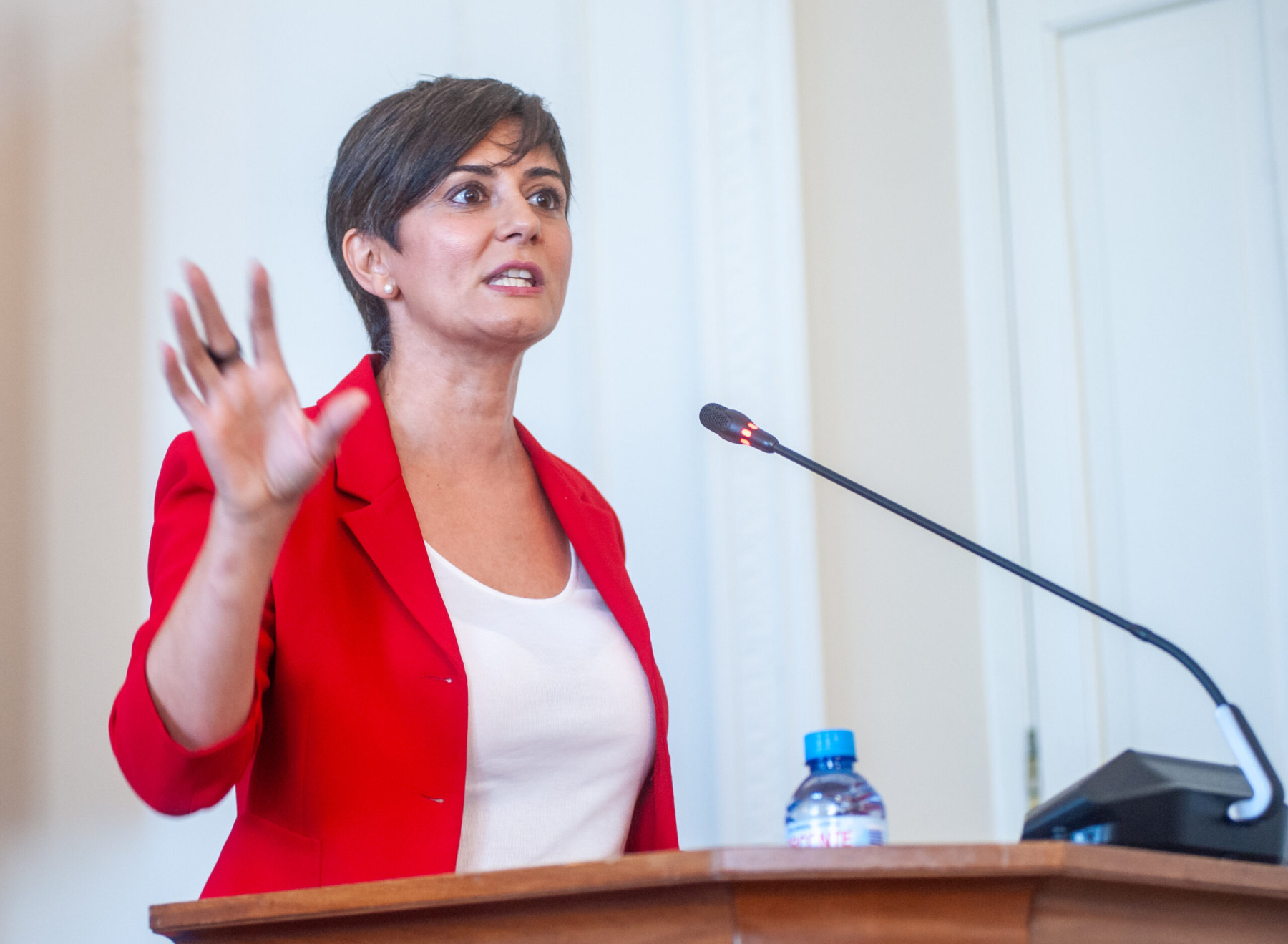 Img Isabel Rodríguez demana a la Generalitat que compri habitatges sense ús residencial i reclama reorientar els pisos turístics o d’inversió cap al lloguer assequible (i 4)