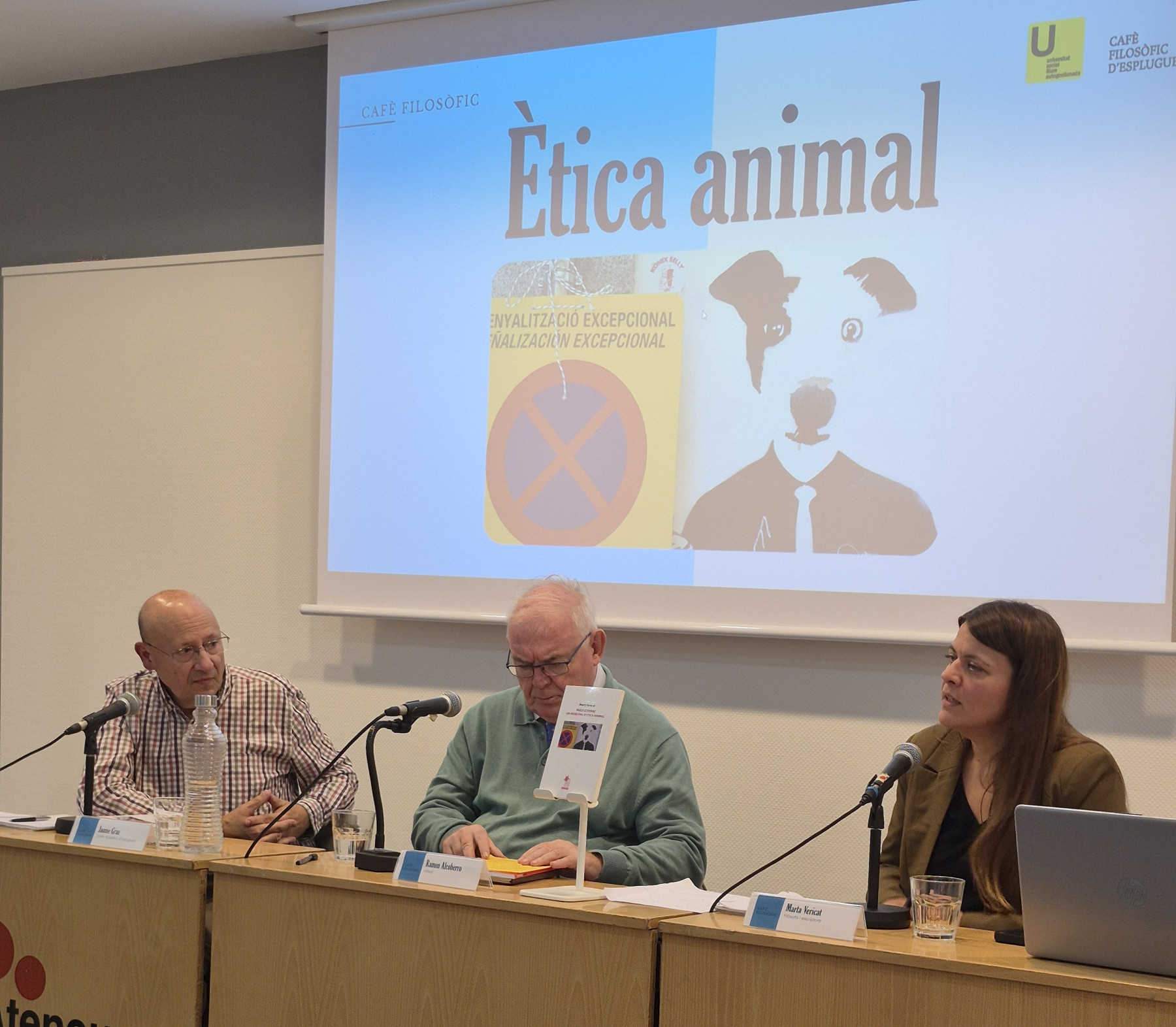 Img «Les mascotes acabaran sent ciutadans»: el Cafè Filosòfic debat els límits de l’ètica animal
