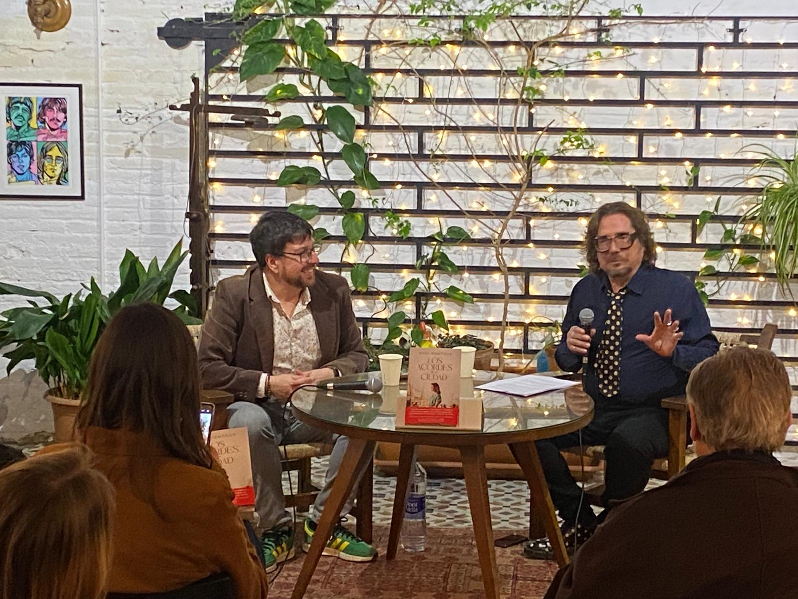 Img Raúl Montilla reivindica la profundidad de la música popular en su nueva novela, donde “cuenta las penas cantando”