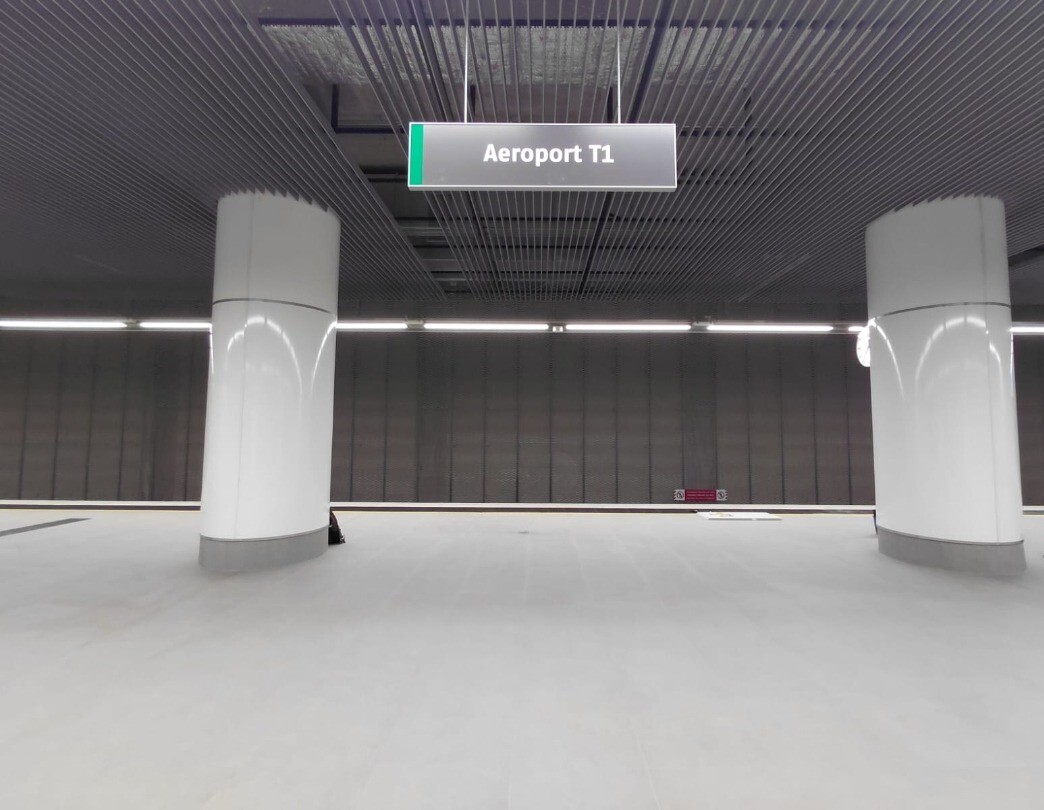 Img Recta final de la nova estació ferroviària de l’aeroport abans de la seva posada en servei per FGC